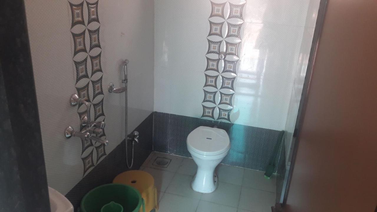 Chintamani Beach House Hotell Mālvan Eksteriør bilde