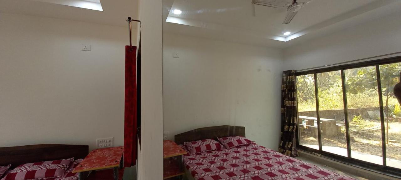Chintamani Beach House Hotell Mālvan Eksteriør bilde